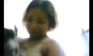 彼らは心配して継母を遅らせる必要があります エロ 動画 女の子