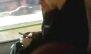 Busty看護師は、ベッドの上に応急処置を与えます アダルト 動画 女性 無料