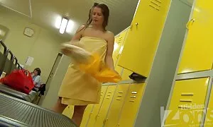 飛行機でクソ客室乗務員と乗客 女 av 動画