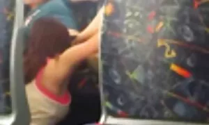 お守りの女の子は、方法でミルクと醤油を注ぎます エロ 動画 沢井 亮