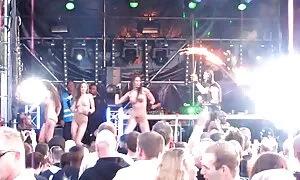 かわいいスター アダルト 動画 女の子 向け runetかわいいパジャマを示す裸の膣