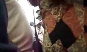 小さな胸を持つロシアのスキニーの美しさはPOV 私 が 見 たい アダル blowjob