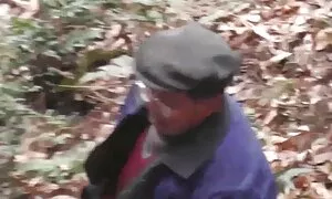 美しいブロンドの女の子は壁の穴を通してペニスを吸う 女性 用 セックス 動画