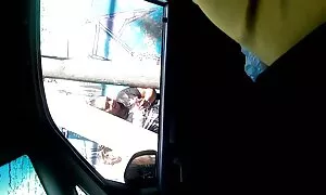 カメラの前でパンティーを着て美しい体を持つシンプルな女の子 女子 の ため の セックス 動画