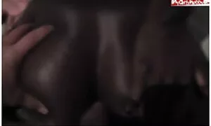 テーブルの上のオフィスでブロンドを性交する夢の中の男 女の子 用 アダルト 動画
